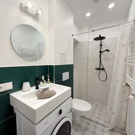 1 Bedroom Centre - 4 Guests - Wifi - Smart Tv