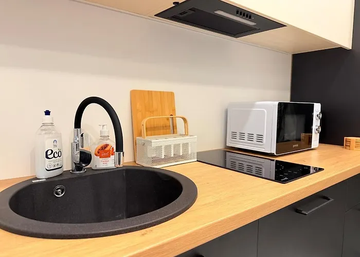 Cozy Apartment - Matisa Street Apartment *