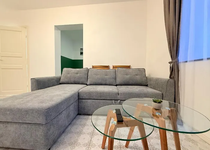Cozy Apartment - Matisa Street Apartment *